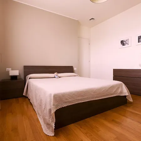דירה Bicocca Ultimo Piano Con Ampia Terrazza