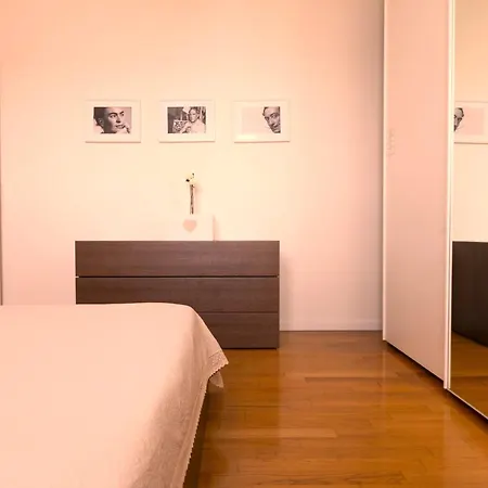 Bicocca Ultimo Piano Con Ampia Terrazza דירה *